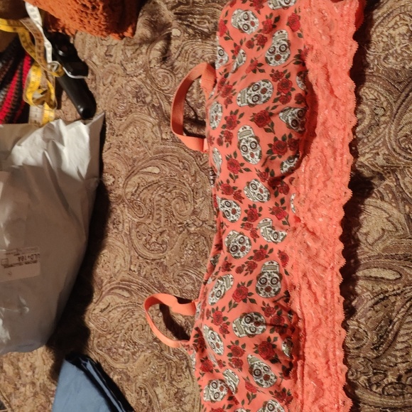 🟣Torrid Curve Bralette Plus Size 3 - Lightly Lined Cotton Lace Hem Ditsy Skull - Picture 7 of 13